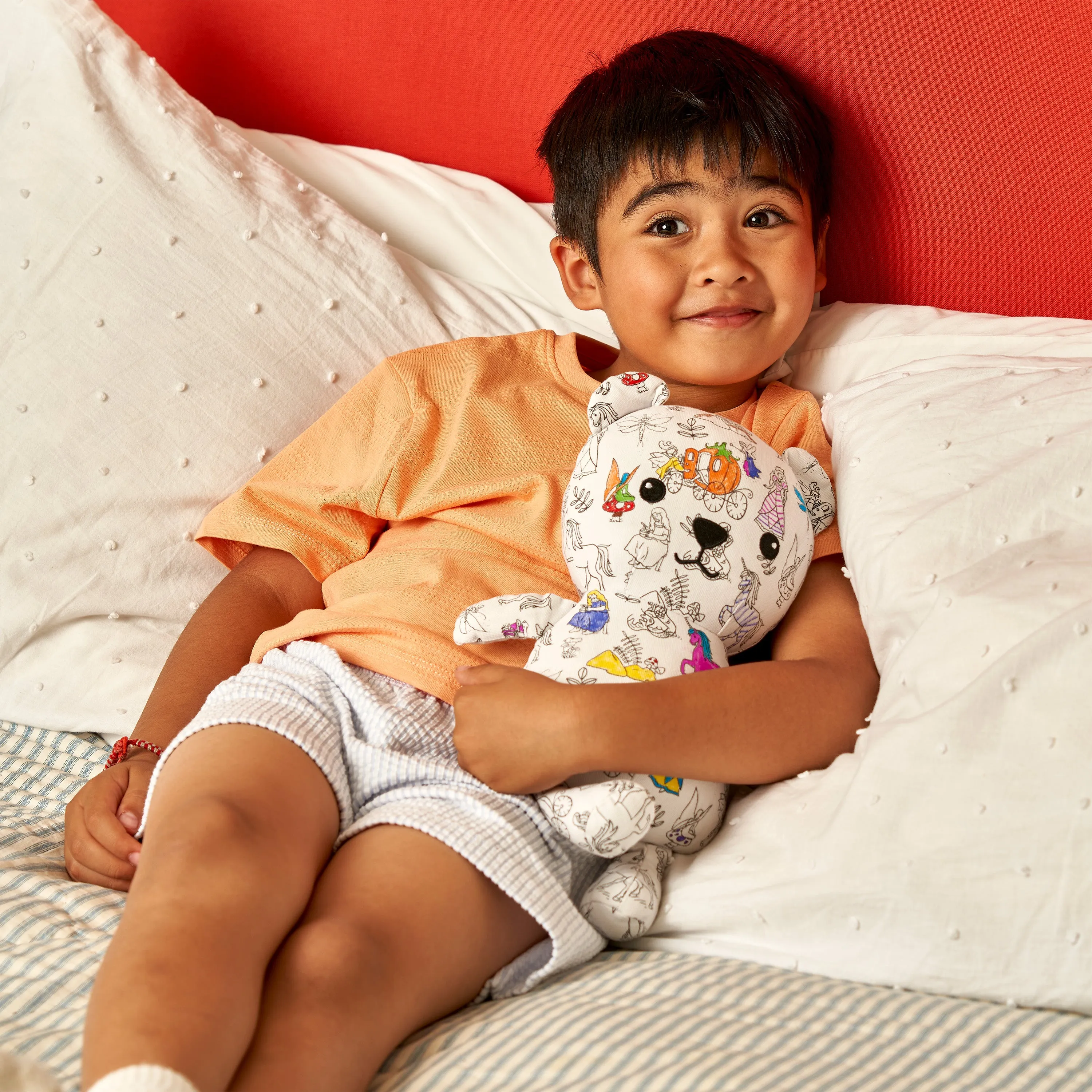 color-in fairytale Artie Bear